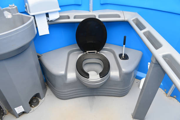 Best Construction site porta potty rental  in Iron Mountain, MI